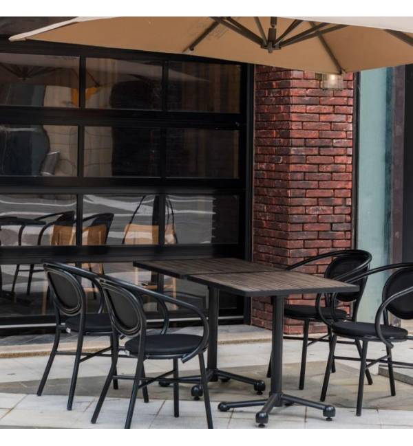 Outdoor Dining Tables